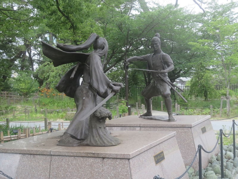 小倉城 小次郎と武蔵の像